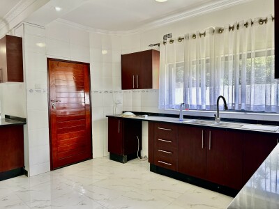 EXECUTIVE BEDROOMED VILLA FOR RENT-8