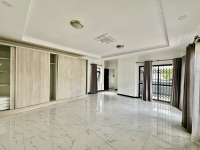 EXECUTIVE BEDROOMED VILLA FOR RENT-11