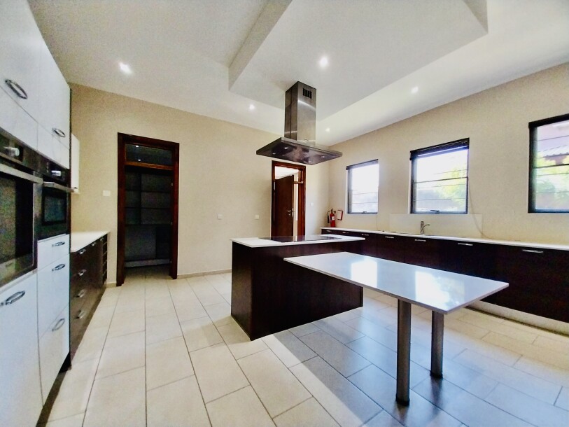 EXECUTIVE VILLAS FOR RENT-5