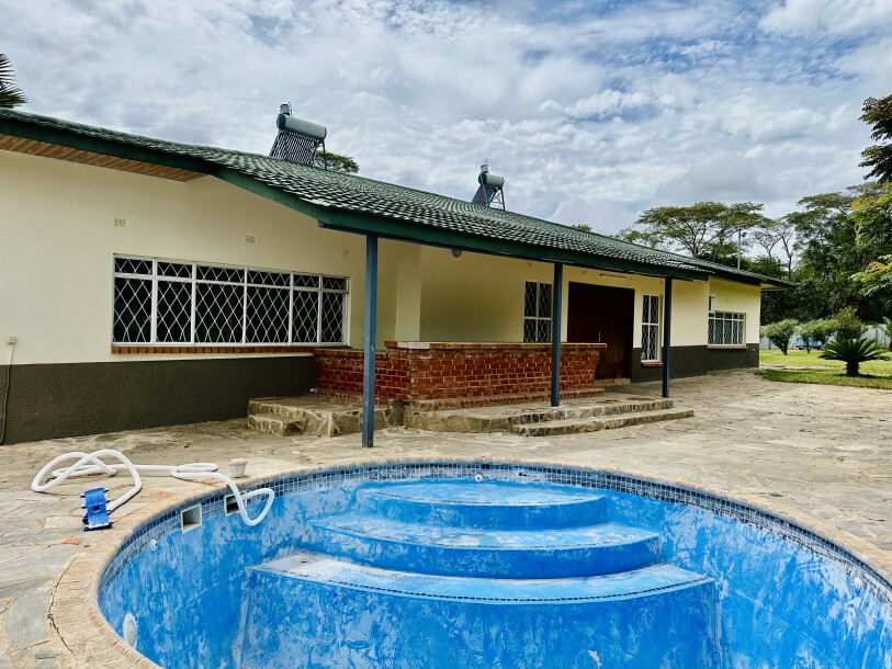 Three bedroomed house for rent-1