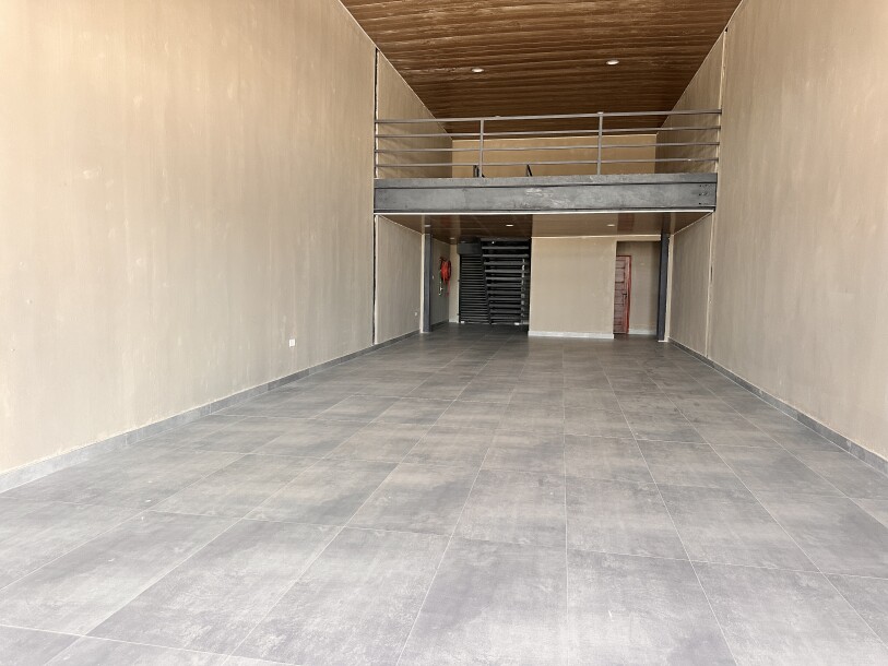 Showroom for rent-8