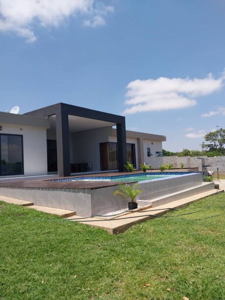 Four (4) Bedroomed Luxury house for sale-2